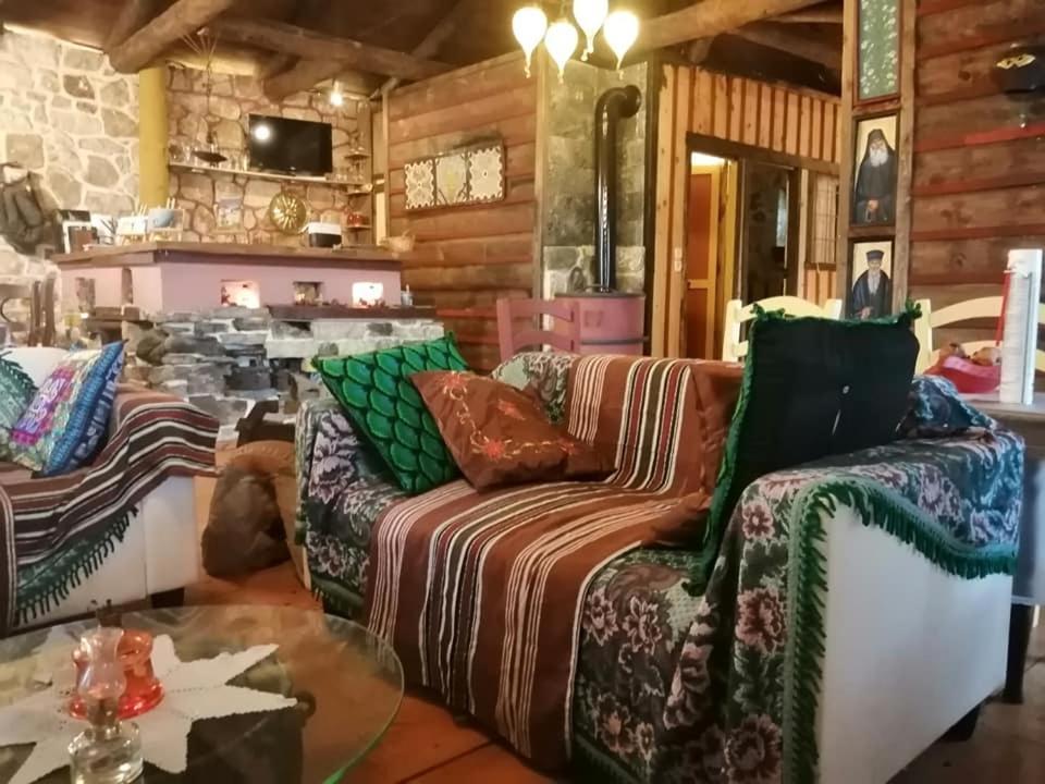 Yono'S Traditional House Ano Ravenia المظهر الخارجي الصورة