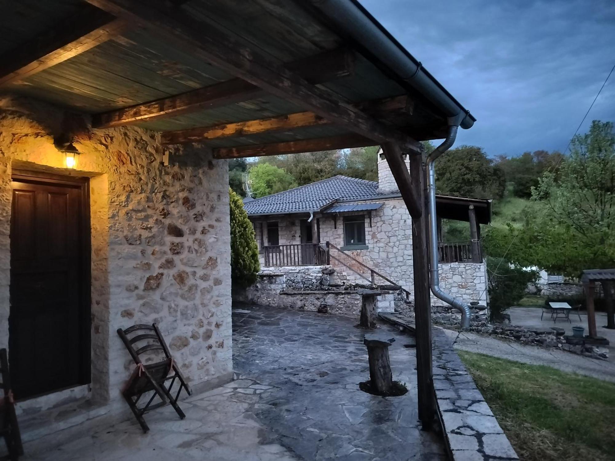 Yono'S Traditional House Ano Ravenia المظهر الخارجي الصورة